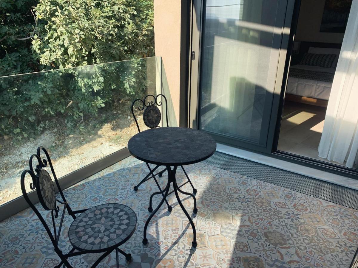 King Crimson Luxury Apartments Marathokefála 外观 照片